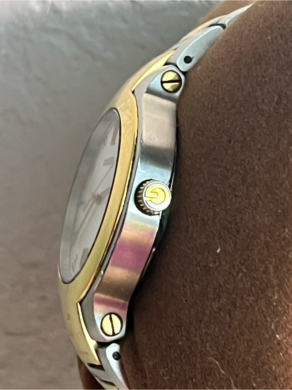 Gucci 8900M Two Tone Stainless Steel men’s Watch YA089304 - Picture 5 of 15